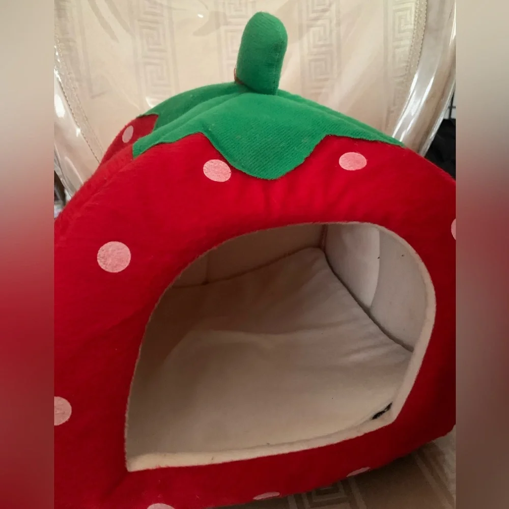 Strawberry House For Pet - Size XS